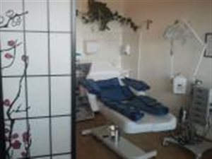 Pilnie sprzedam wyposażenie salonu kosmetycznego 
