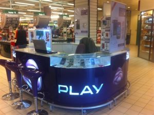Sprzedam salon sieci komórkowej w formie wyspy