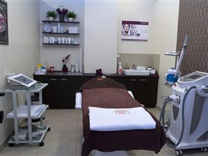 Pilnie odstąpię wyposażony salon kosmetyczny (2 gabinety+stanowisko manicure)  centrum Wrocław