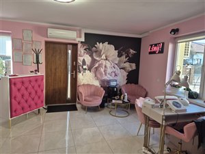 Sprzedam / odstąpię lokal fryzjersko - kosmetyczny z bazą klientek