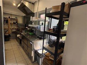 Gotowy biznes - burgerownia przy dworcu, pełne wyposażenie