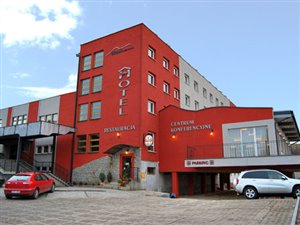 Sprzedam obiekt hotelowo-widowiskowo-sportowy.