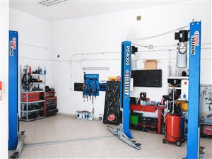  Sklep Auto części i wyposażony warsztat dwustanowiskowy