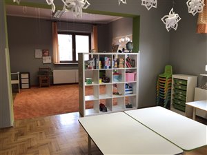 Prywatne Międzynarodowe Przedszkole Wegetariańskie / Private International, Vegetarian Kindergarten. Polish and English below.