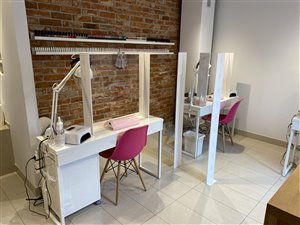 Prosperujący salon manicure kosmetyczny warszawa żoliborz plac wilsona