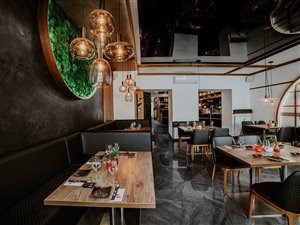 Restauracja Sushi - odstąpię rentowną restaurację