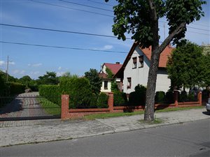 Zakład stolarski z domem