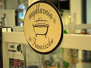 Firma pracująca pod logiem znanej sieci z wysokiej jakości kosmetykami naturalnymi