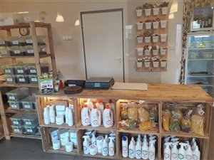 Sklep ze zdrową, swojską żywnością z własną produkcja olejów tłoczonych na zimno