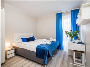 sprzedaż 100 procent udziałów w spółce, odstąpię umowę dzierżawy hotelu w Krakowie