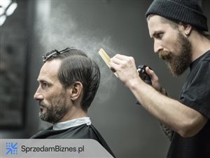 Dochodowy biznes barberski premium Kraków - centrum, 10 lat na rynku. Baza 20 000 klientów, sprzedaż 100 procent udziałów