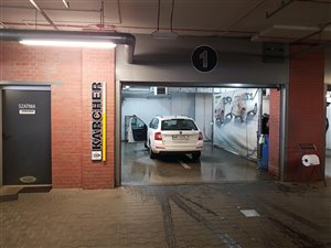 Myjnia ręczna w centrum handlowym Poznań