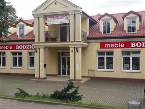 Gabinet kosmetyczny wraz z budynkiem użytkowym i lokalami na podnajem