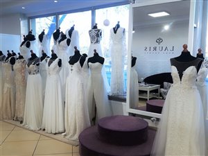 Dobrze rozwijający się salon sukni ślubnych i wieczorowych Gotowy rozpoznawalny biznes z dobrymi opiniami Łuków lub Warszawa