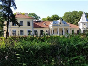 Zespół pałacowo-parkowy na mazurach